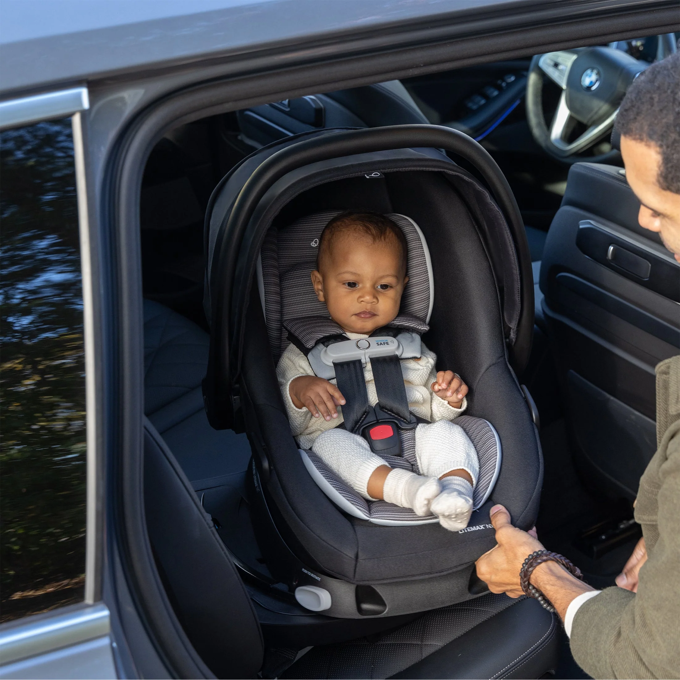 Evenflo - Revolve180 LiteMax NXT Rotational Infant Car Seat - Image 6