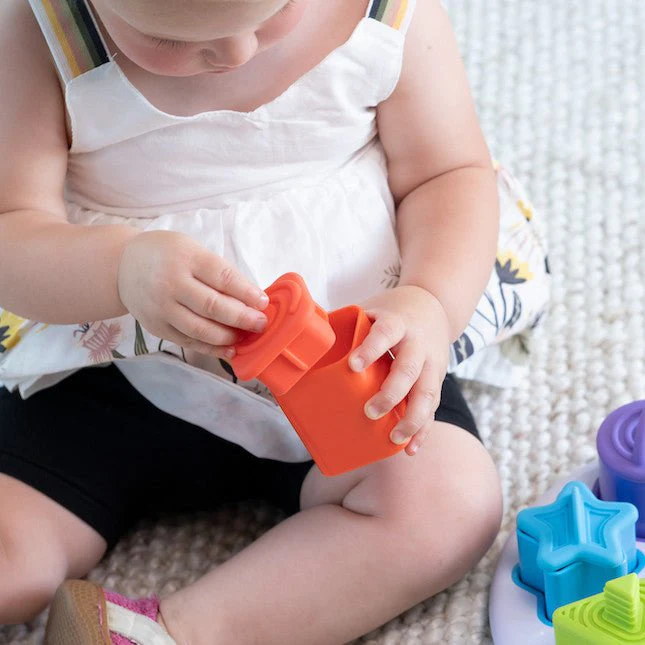 Fat Brain Toys - Plugsy Shape Sorting Toy - Image 5