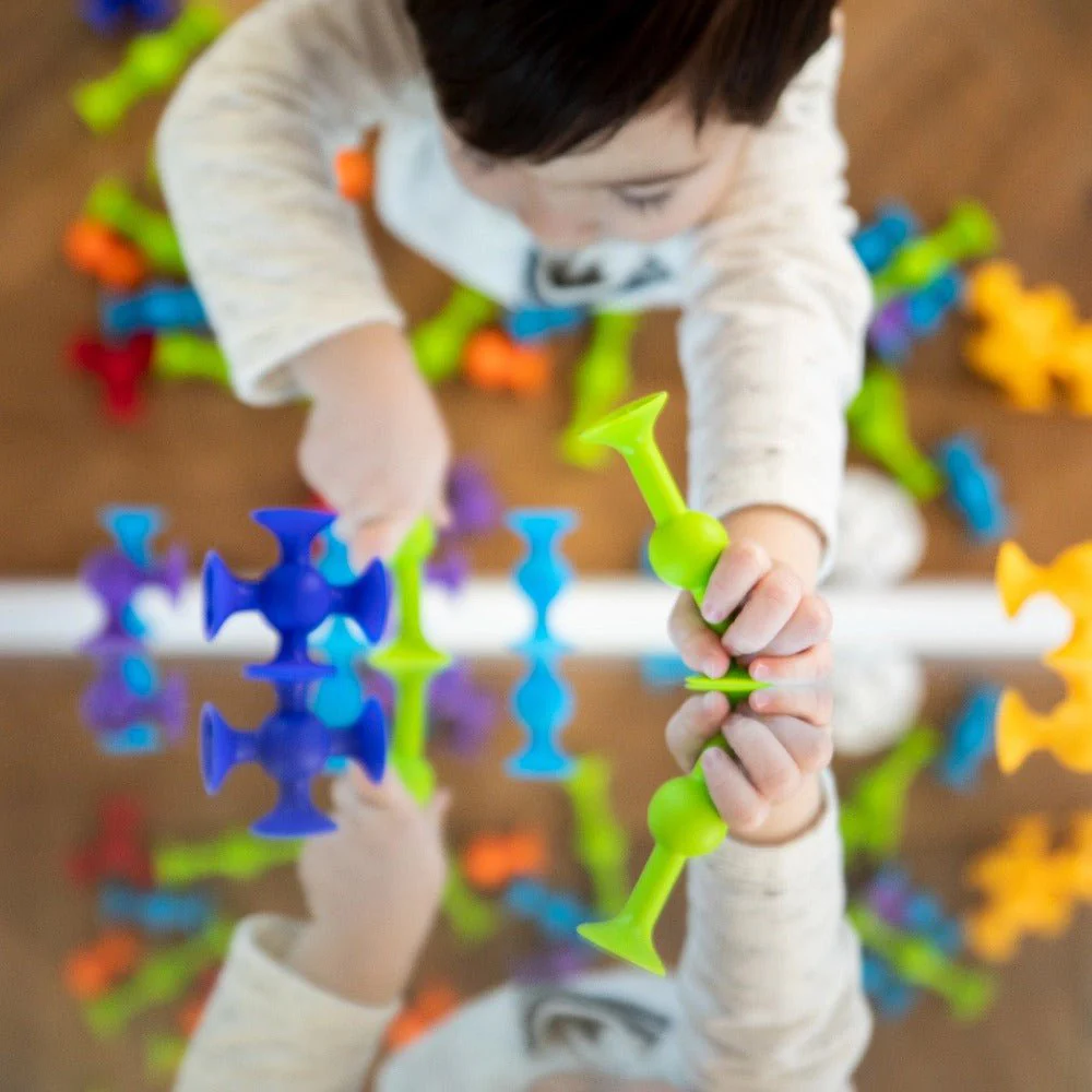 Fat Brain Toys - Squigz - Image 6