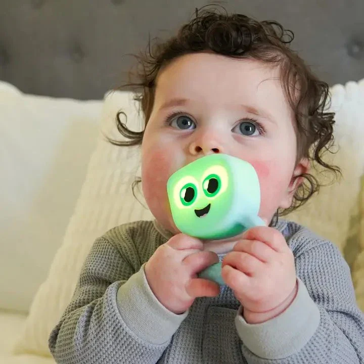 Glo Pals - Light up Rattle - Image 3