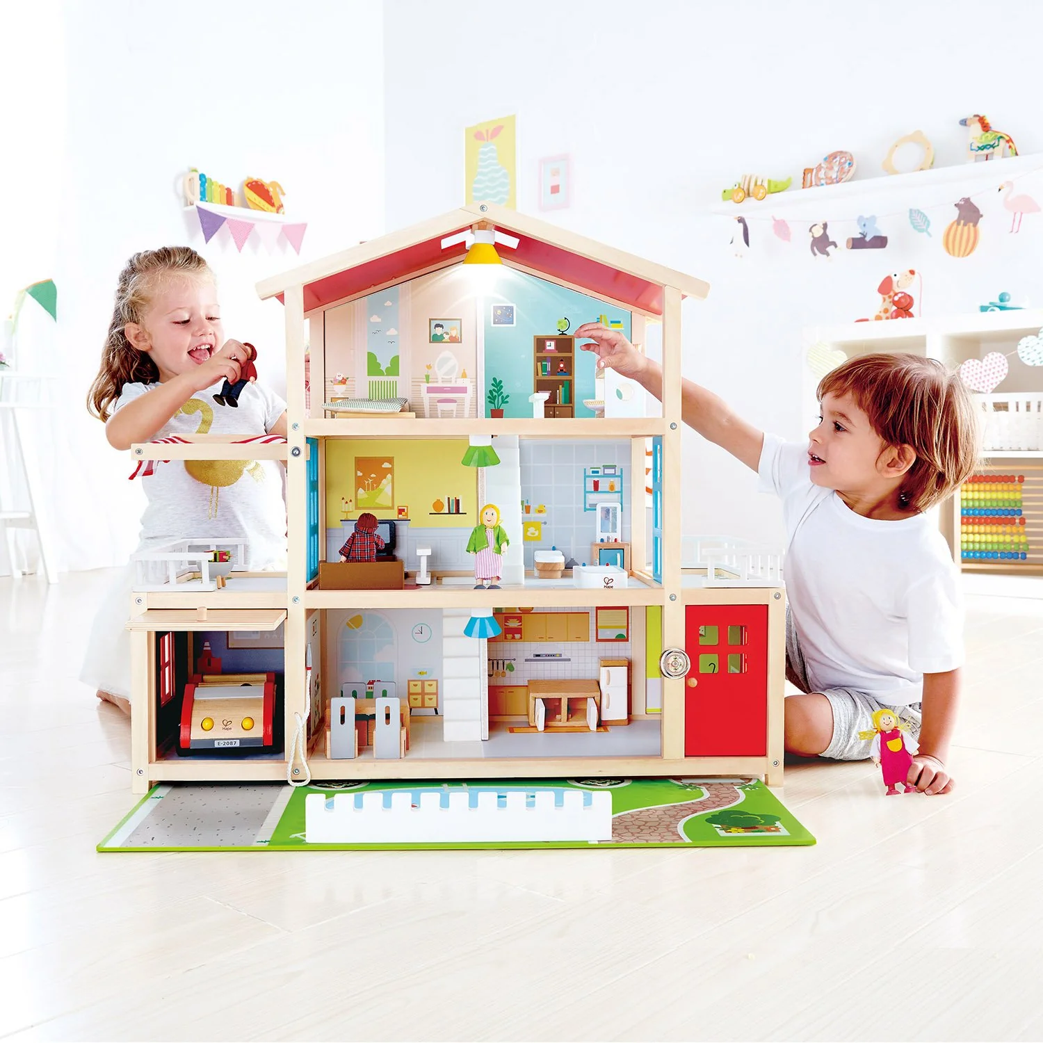 Hape - Doll Family Mansion - Image 3