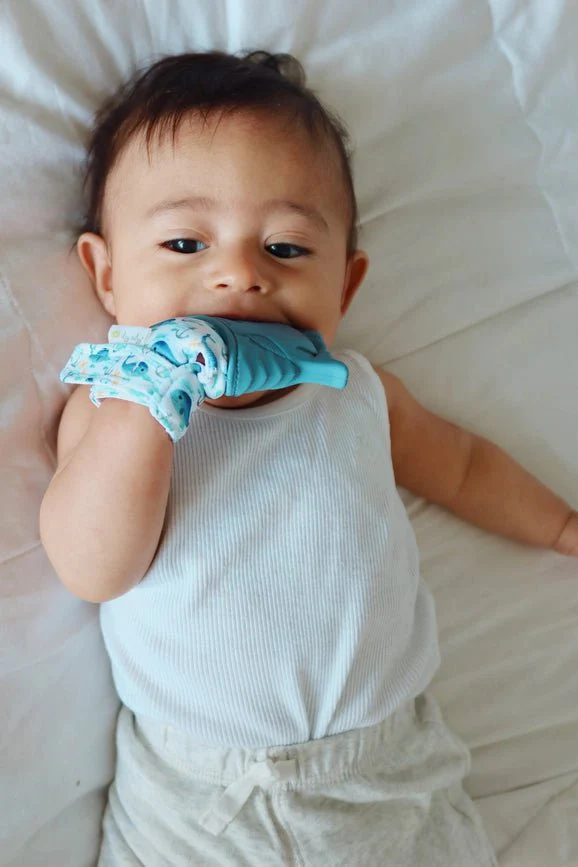 Itzy Ritzy - Itzy Mitt - Silicone Teething Mitt - Image 5