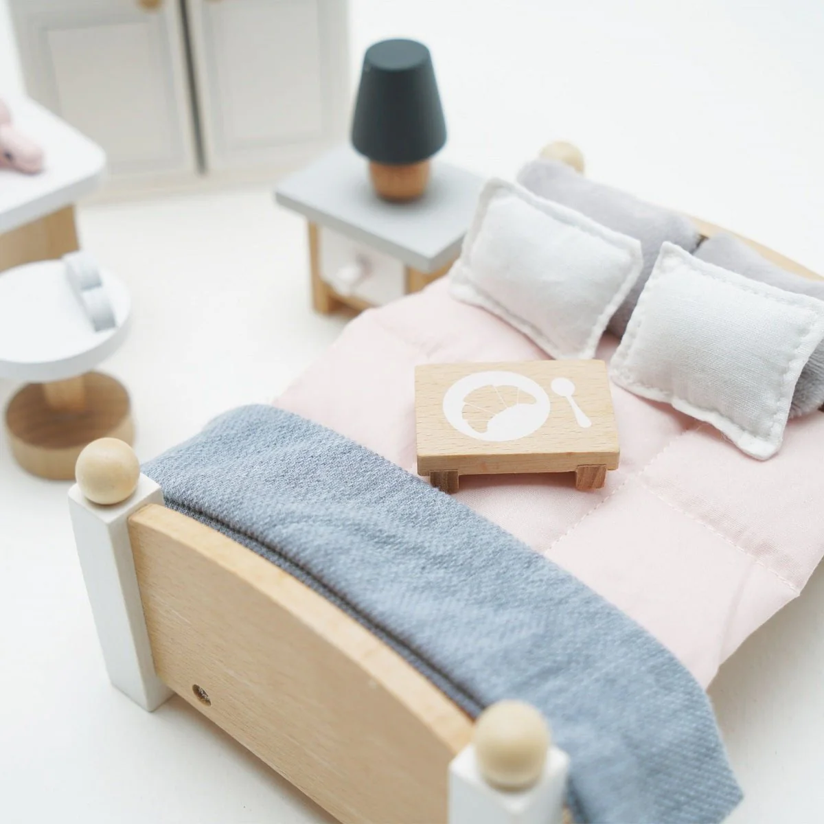Le Toy Van - Doll House Furniture - Bedroom - Image 3