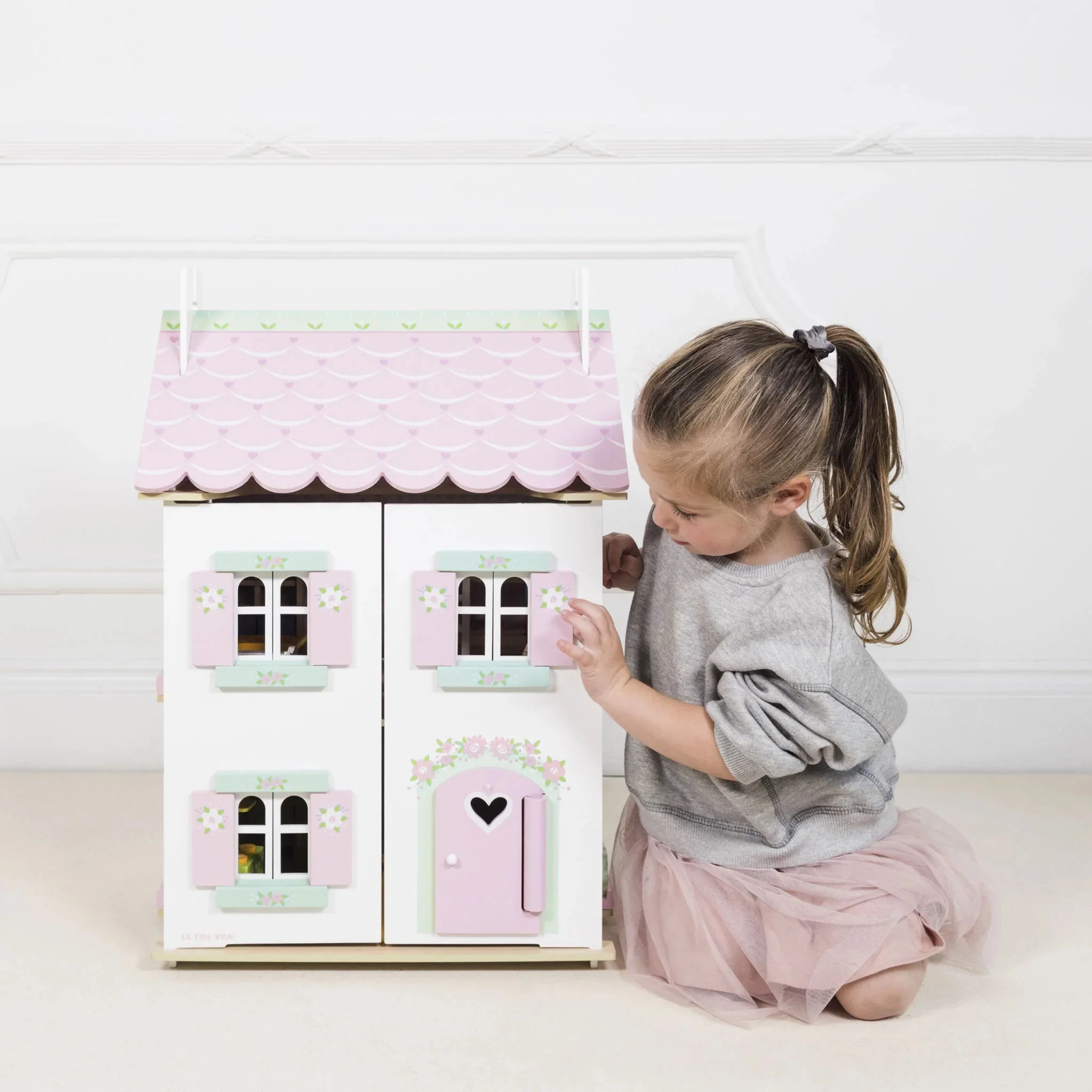 Le Toy Van - Premium Sweetheart Cottage (Furniture Included) - Image 2
