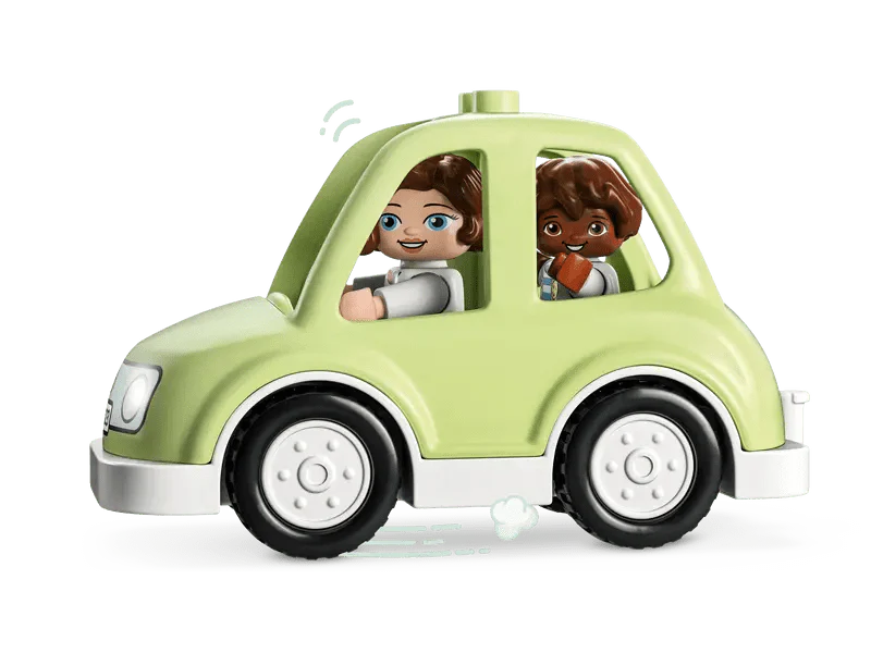 LEGO - Duplo - Family House on Wheels - Image 3