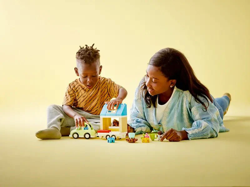 LEGO - Duplo - Family House on Wheels - Image 7