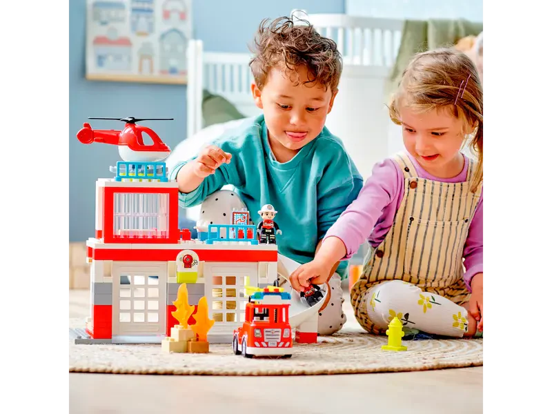 LEGO - Duplo - Fire Station & Helicopter - Image 8