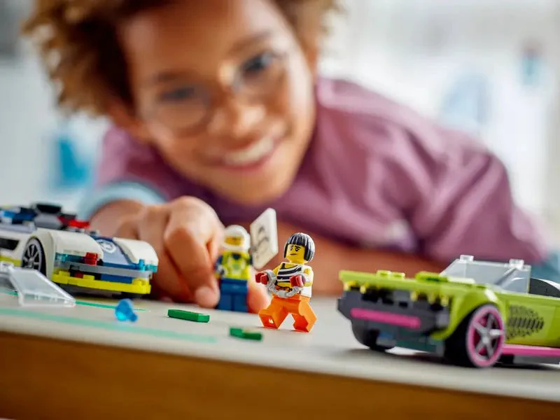 LEGO - City - Police Car and Muscle Car Chase - Image 6