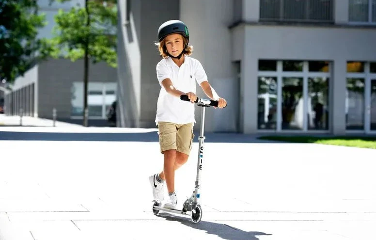 Micro - Sprite LED Scooter - Image 4