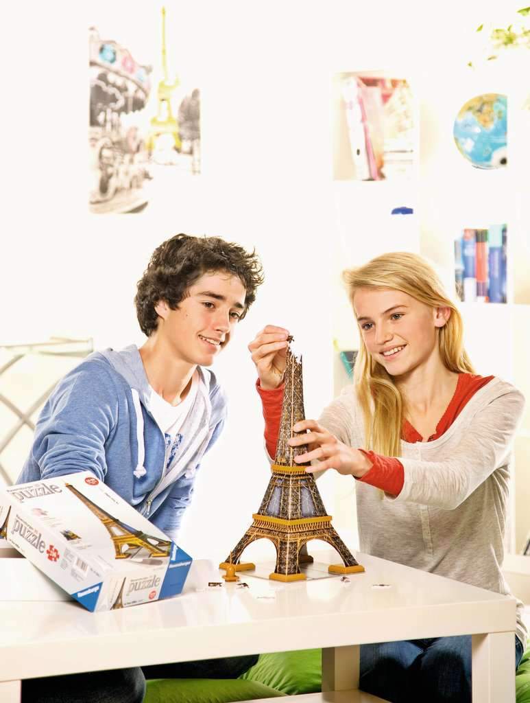 Ravensburger - Eiffel Tower 216 pc 3D Puzzle - Image 4