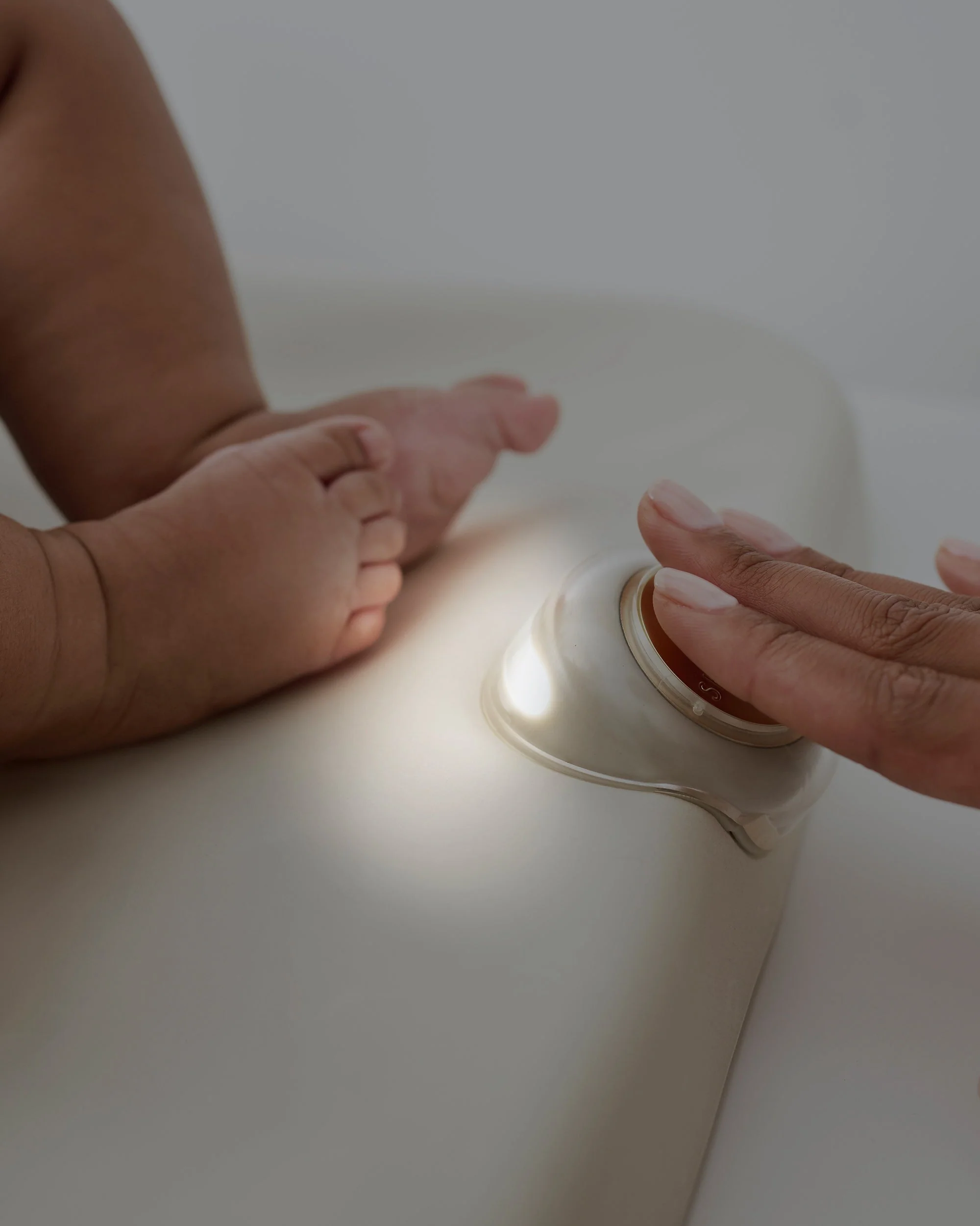 Skip Hop - Nursery Style Light-Up Changing Pad - Image 4