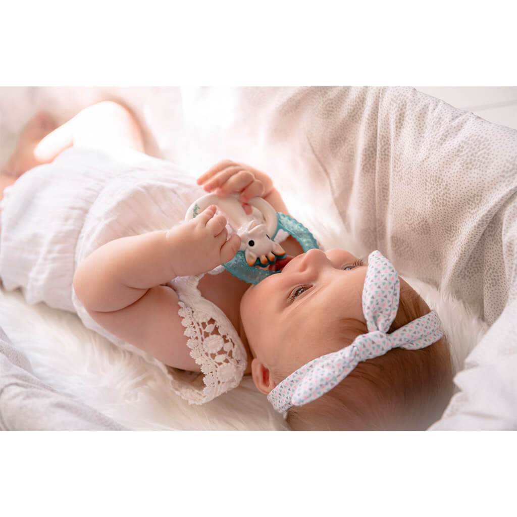 Sophie La Girafe - Cooling Teething Ring - Image 5