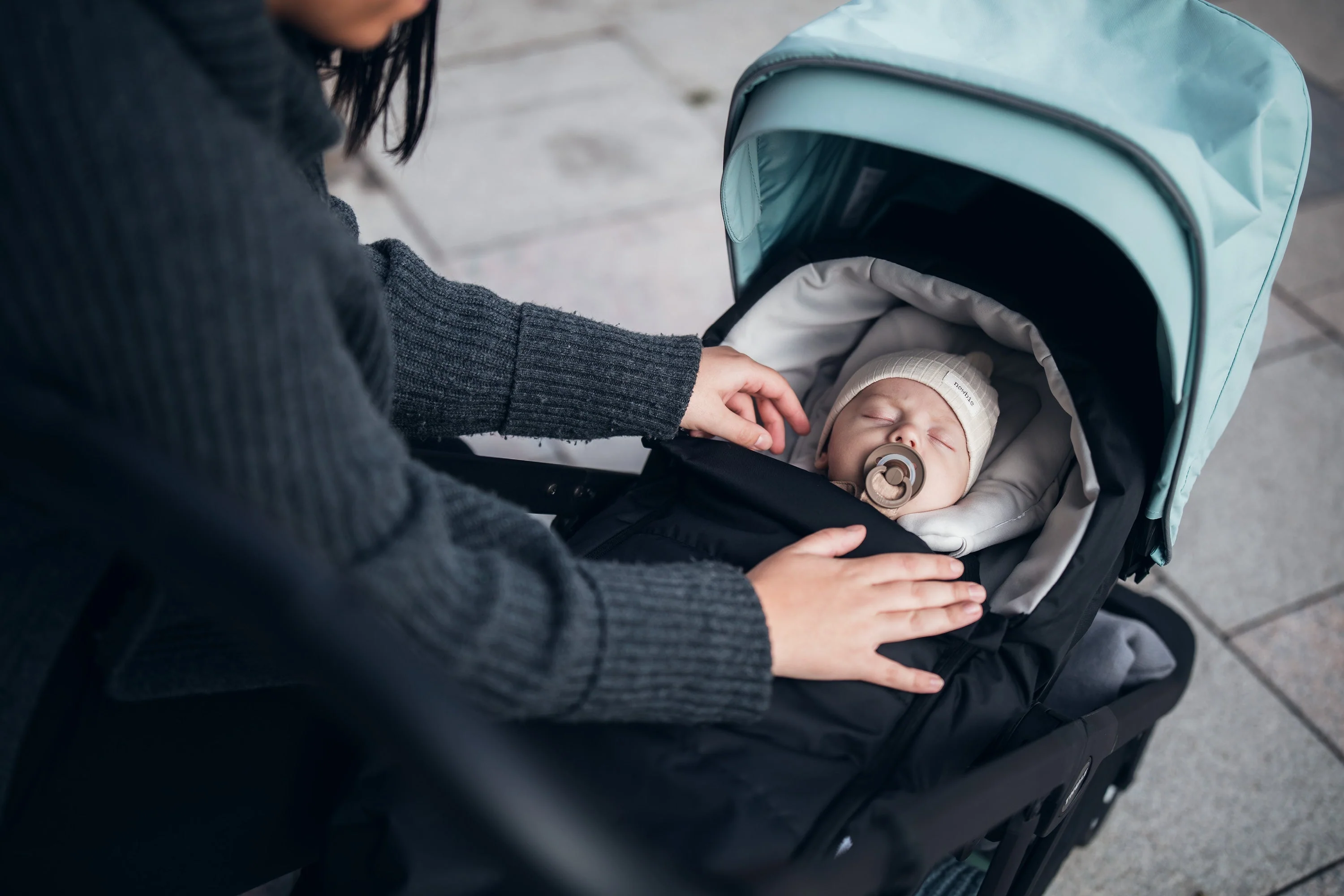 Thule - Newborn Nest - Black - Image 2